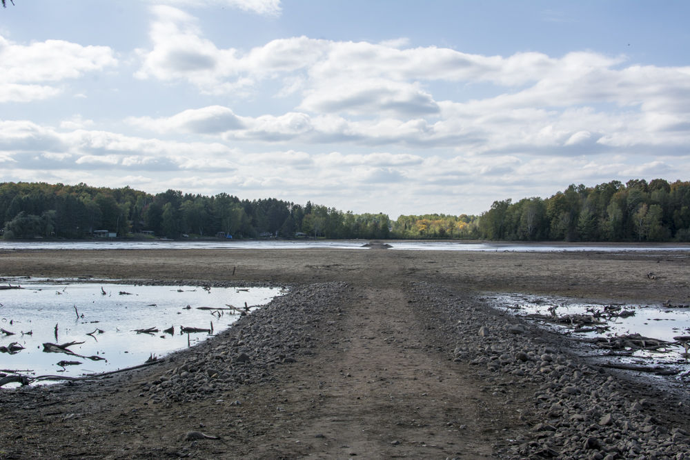 Road to the sunken bridge